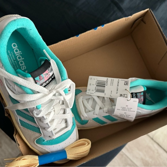 Adidas Forum Low - Picture 3 of 5